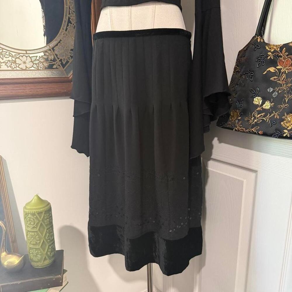 Y2K Studio by Liz Claiborne Black Embroidered Sequin Mesh Velvet Hem Pleat Skirt